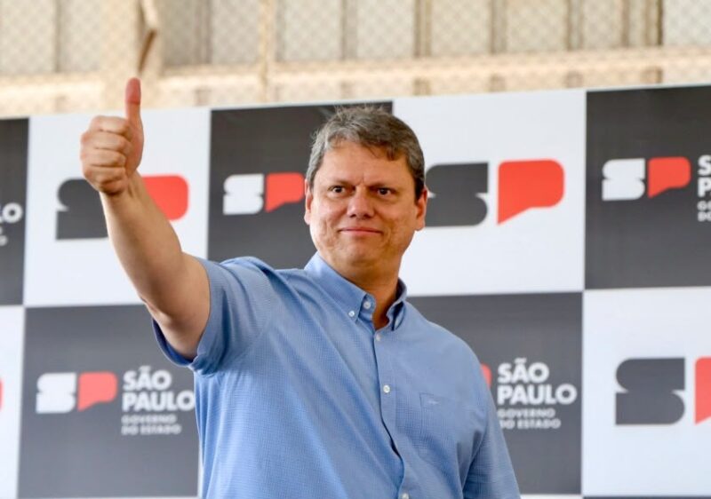 Eduardo Amorim soma apoio do governador de São Paulo, Tarcísio de Freitas