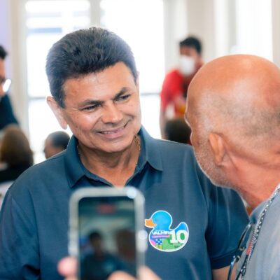 Valmir de Francisquinho se reúne com professores da rede estadual em greve
