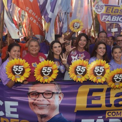Yandra Moura participa de caminhada de mulheres no Centro de Aracaju