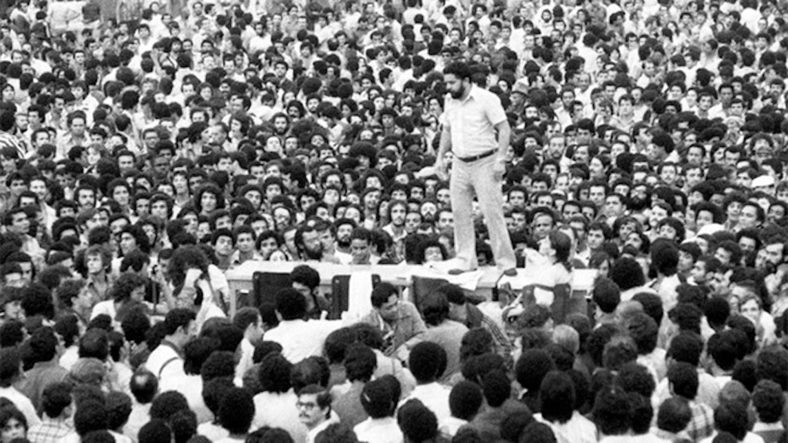 Veja o que Lula e Flávio Bolsonaro disseram ao votar